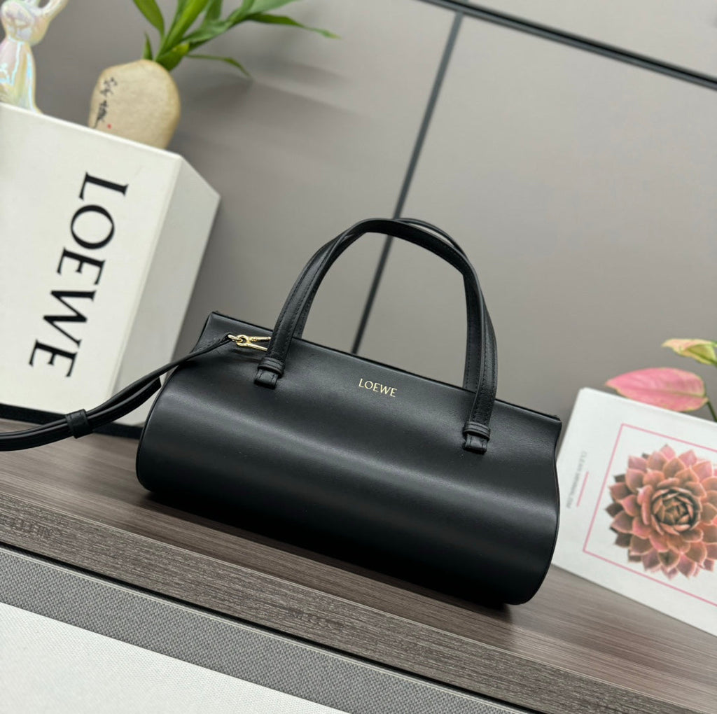 LOEWE CYLINDER BAG 25 IN BLACK CALFSKIN