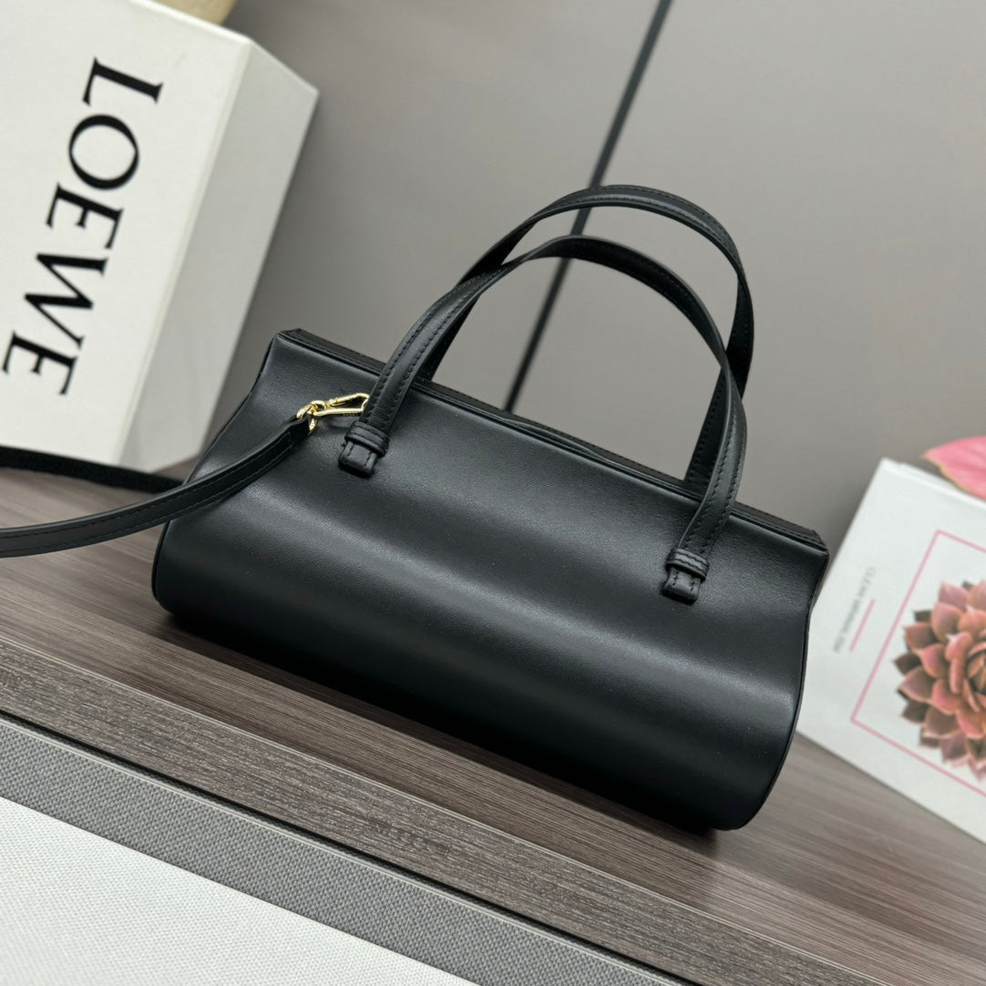 LOEWE CYLINDER BAG 25 IN BLACK CALFSKIN