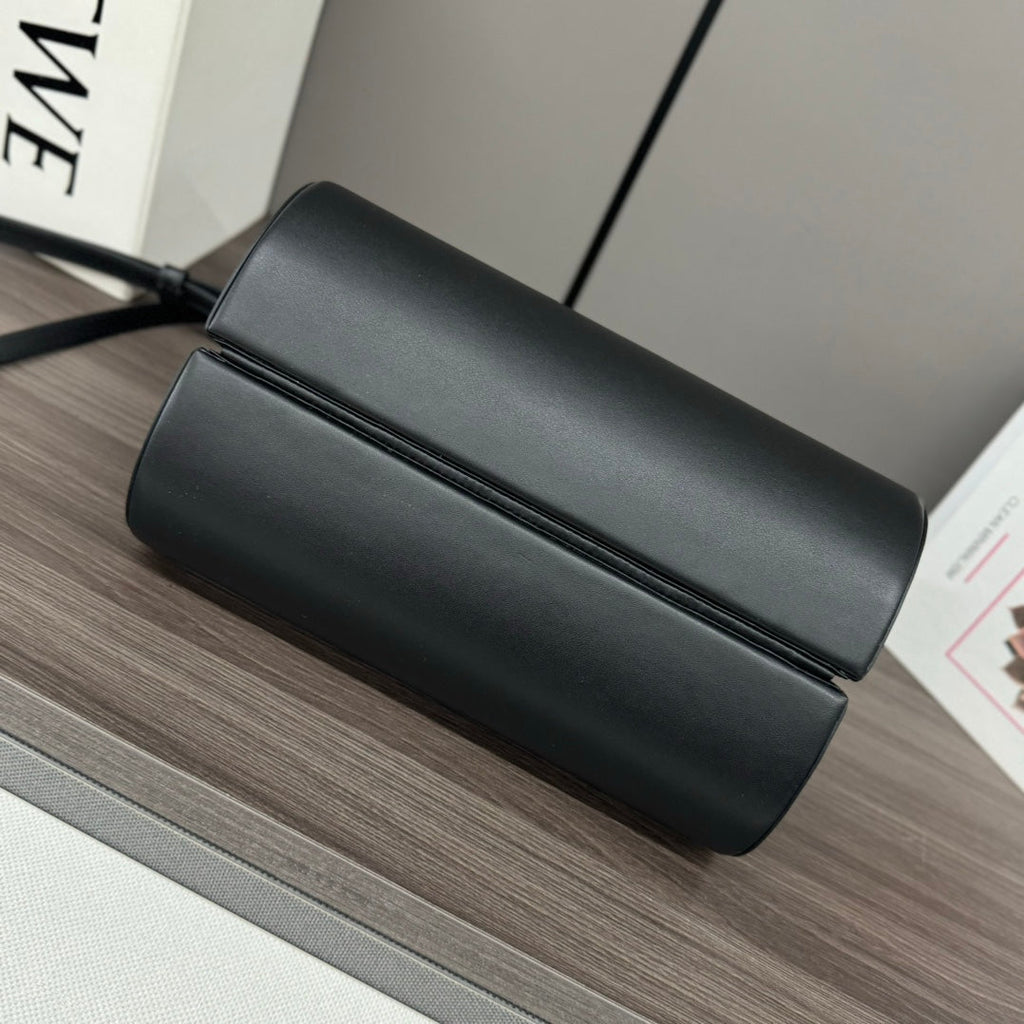 LOEWE CYLINDER BAG 25 IN BLACK CALFSKIN