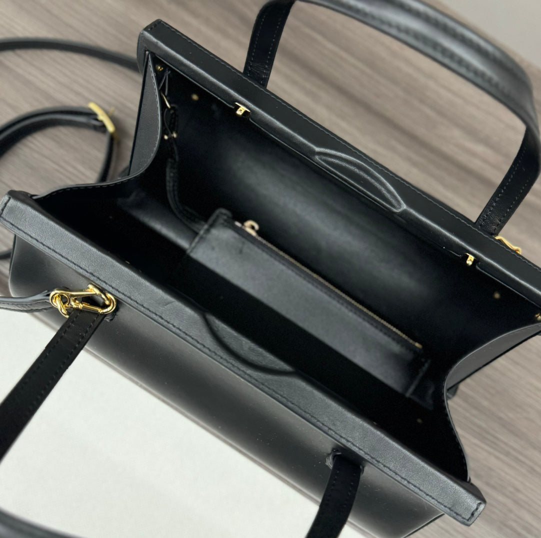 LOEWE CYLINDER BAG 25 IN BLACK CALFSKIN