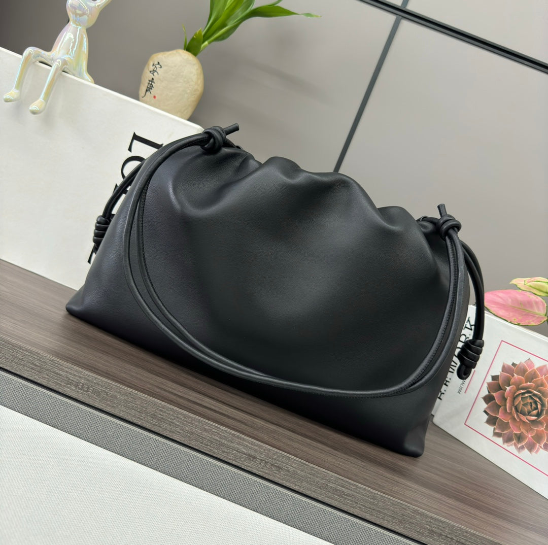 LOEWE LOE LARGE 41 FLAMENCO PURSE BUCKET IN BLACK LAMBSKIN