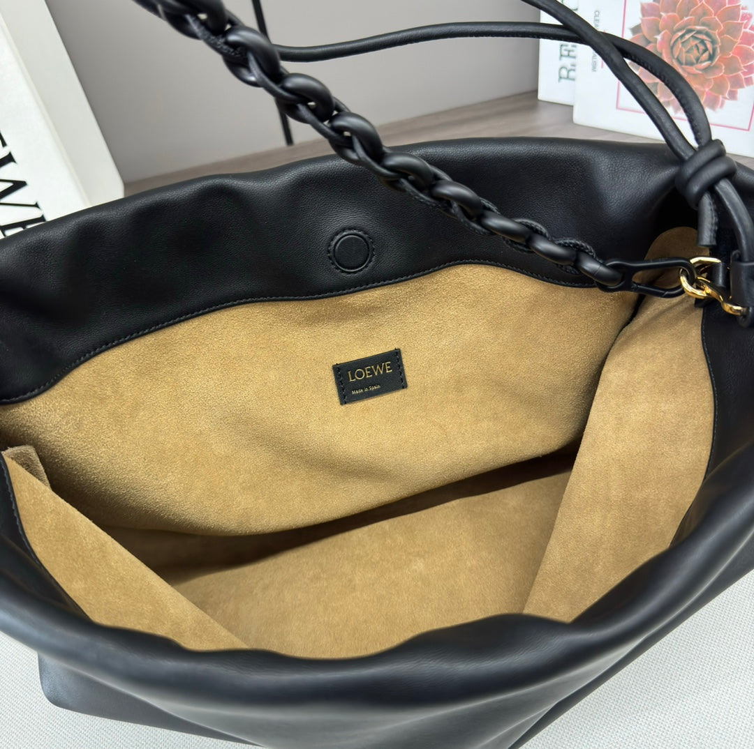LOEWE LOE LARGE 41 FLAMENCO PURSE BUCKET IN BLACK LAMBSKIN