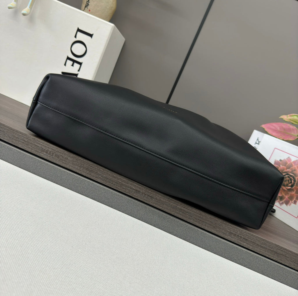 LOEWE LOE LARGE 41 FLAMENCO PURSE BUCKET IN BLACK LAMBSKIN