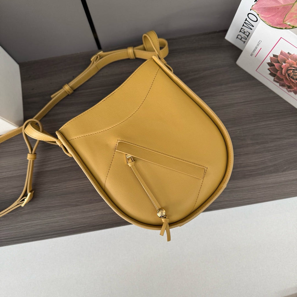 LOEWE HAMMOCK SLICE 25 BAG IN SAND YELLOW SHINY CALFSKIN