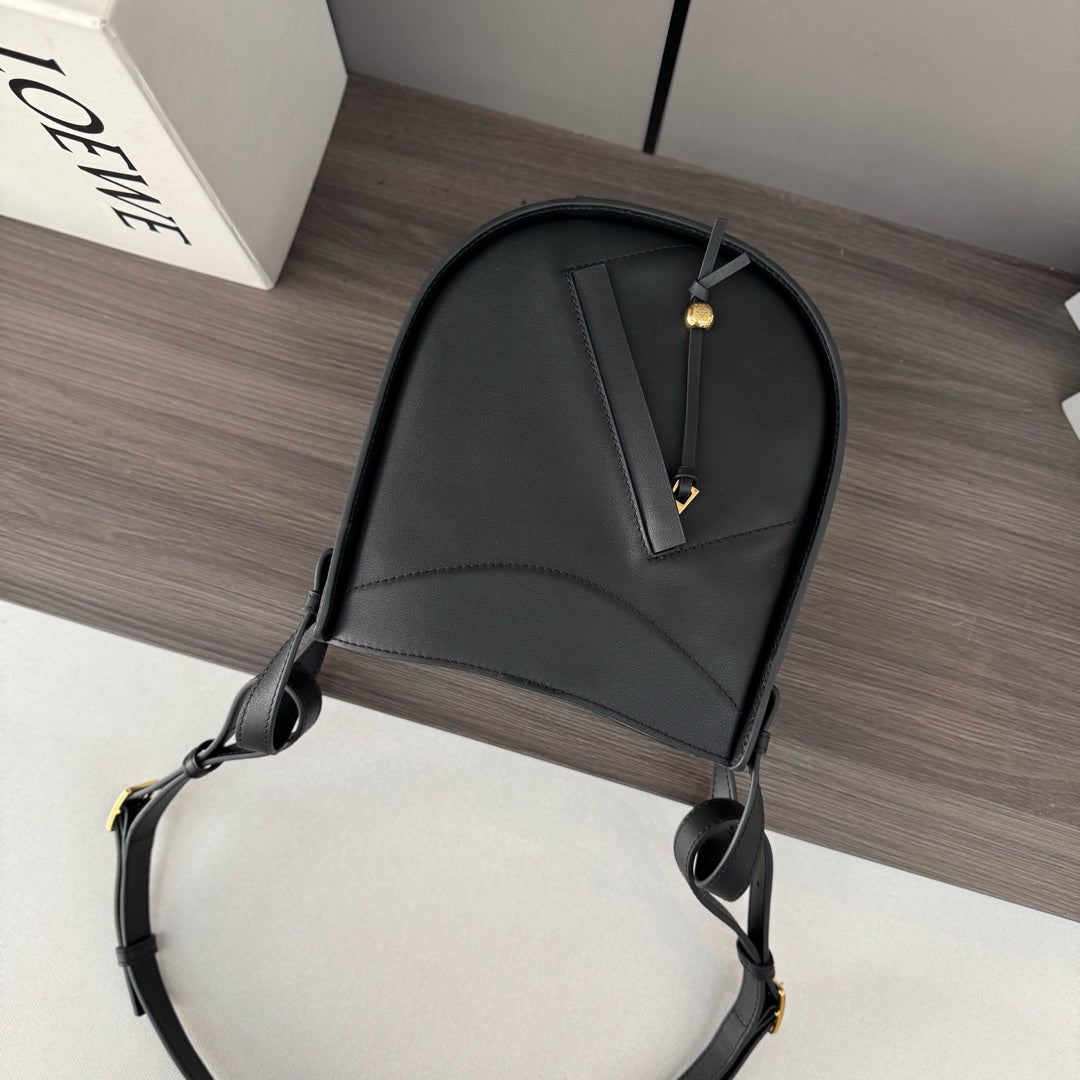 LOEWE HAMMOCK SLICE 25 BAG IN BLACK SHINY CALFSKIN