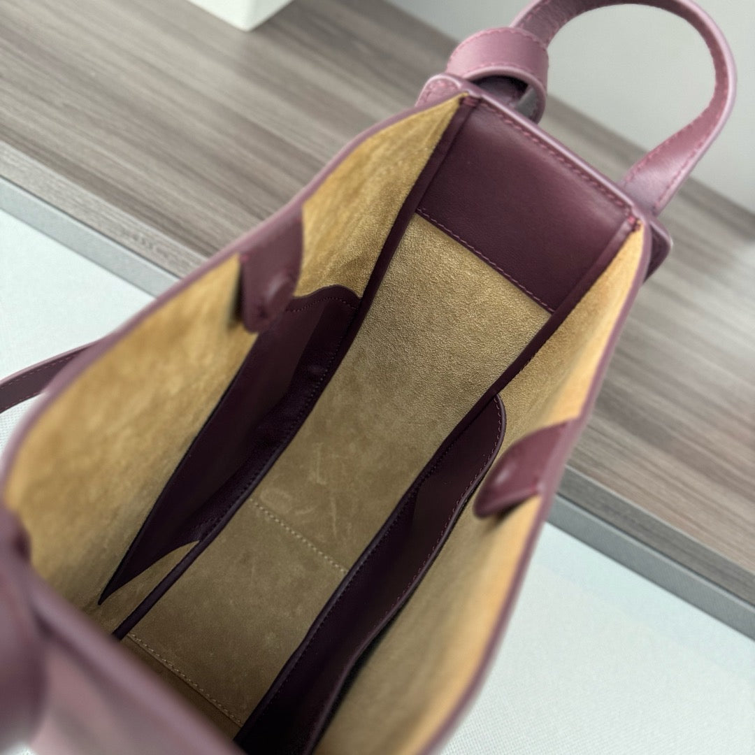 LOEWE HAMMOCK SLICE 25 BAG IN PLUM PURPLE SHINY CALFSKIN