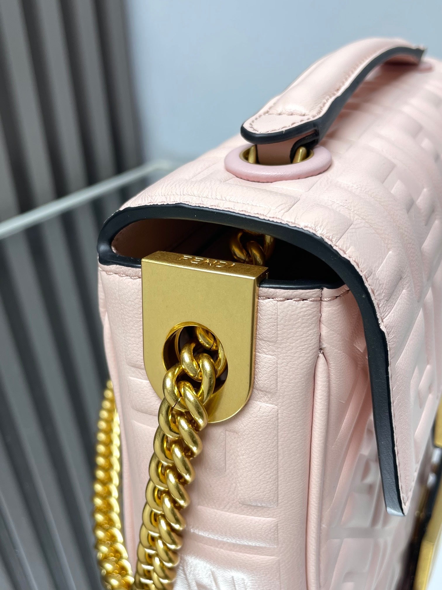 FENDI Fend Baguette 24 Bag With FF Motif Pink Leather Ghw