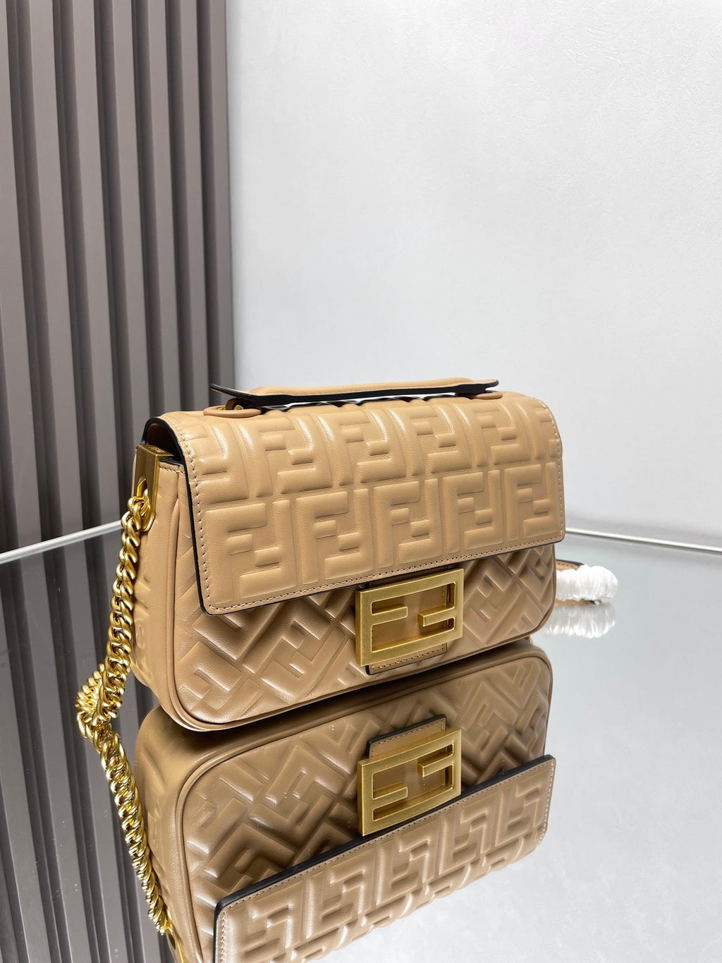 FENDI Fend Baguette 24 Bag With FF Motif Beige Leather Ghw