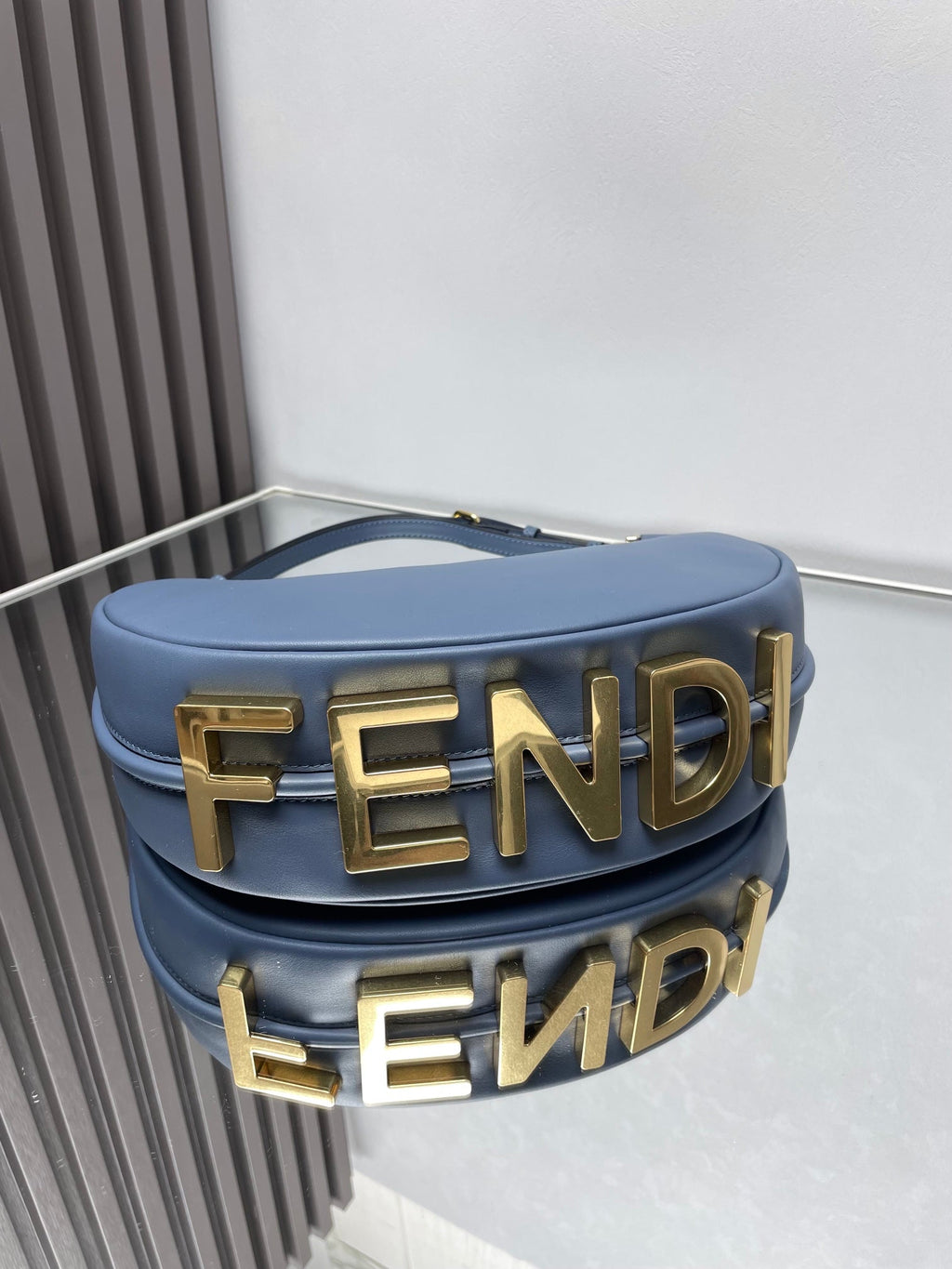 FENDI FENDIGRAPHY MEDIUM 29 IN QUEEN SMOOTH LAMBSKIN GOLD HARDWARE