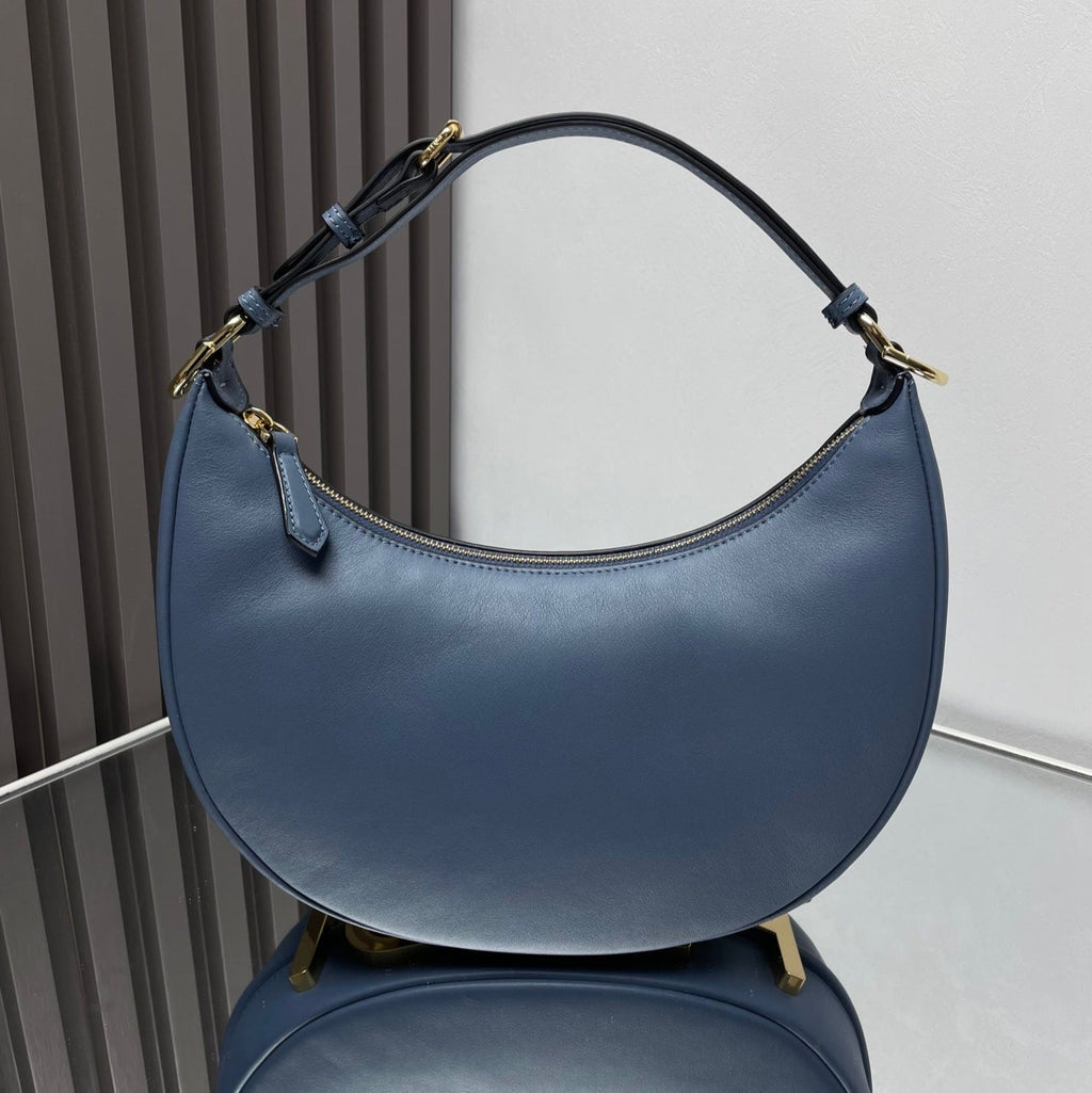 FENDI FENDIGRAPHY MEDIUM 29 IN QUEEN SMOOTH LAMBSKIN GOLD HARDWARE