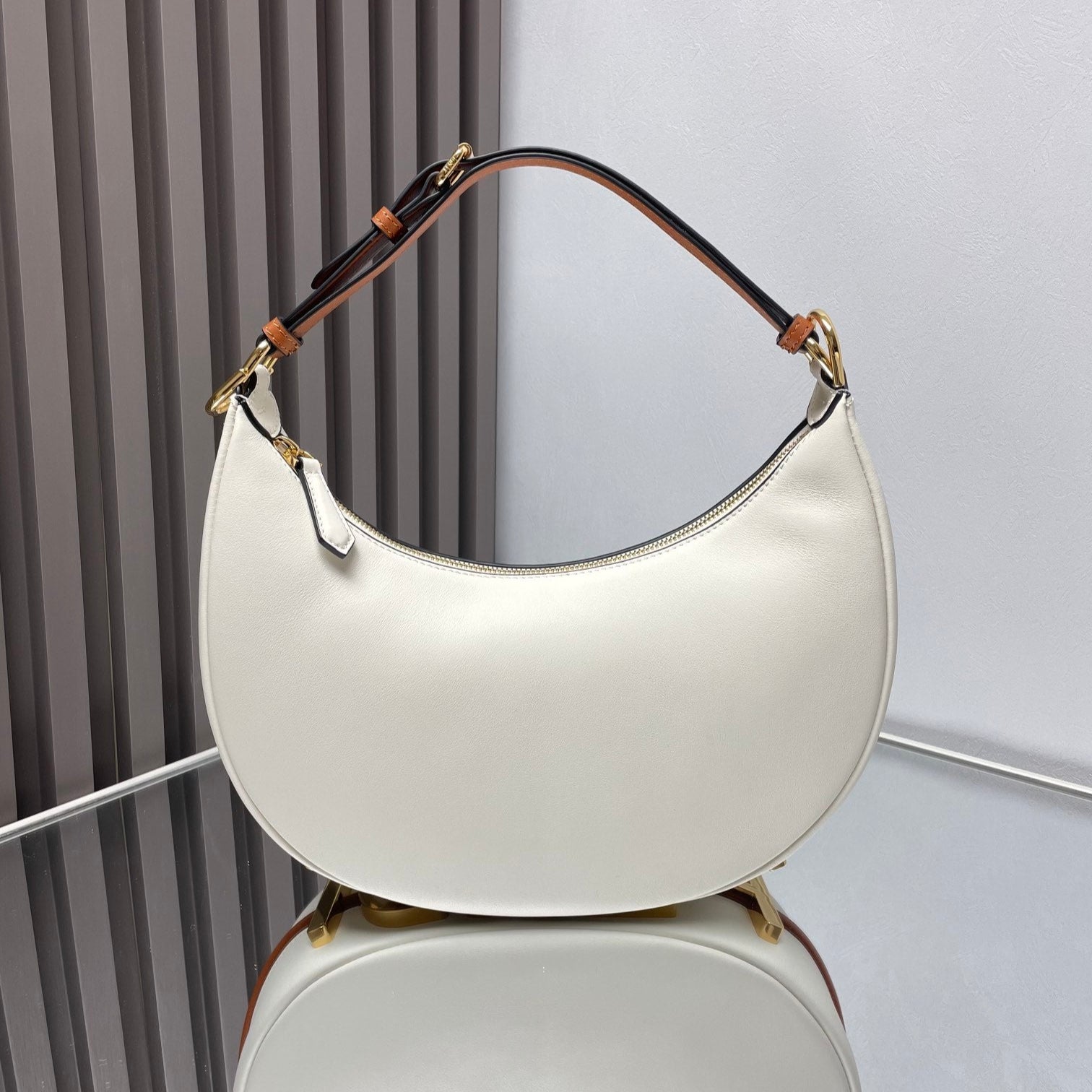 FENDI FENDIGRAPHY MEDIUM 29 IN WHITE AND ORANGE TRIM SMOOTH LAMBSKIN GOLD HARDWARE
