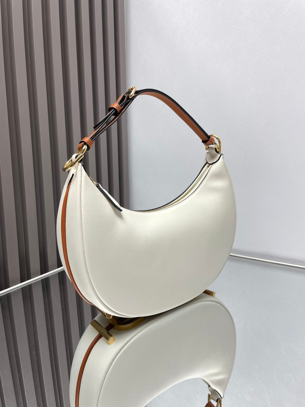 FENDI FENDIGRAPHY MEDIUM 29 IN WHITE AND ORANGE TRIM SMOOTH LAMBSKIN GOLD HARDWARE
