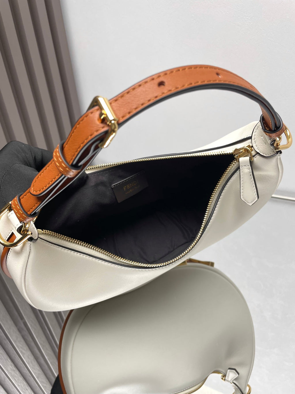FENDI FENDIGRAPHY MEDIUM 29 IN WHITE AND ORANGE TRIM SMOOTH LAMBSKIN GOLD HARDWARE