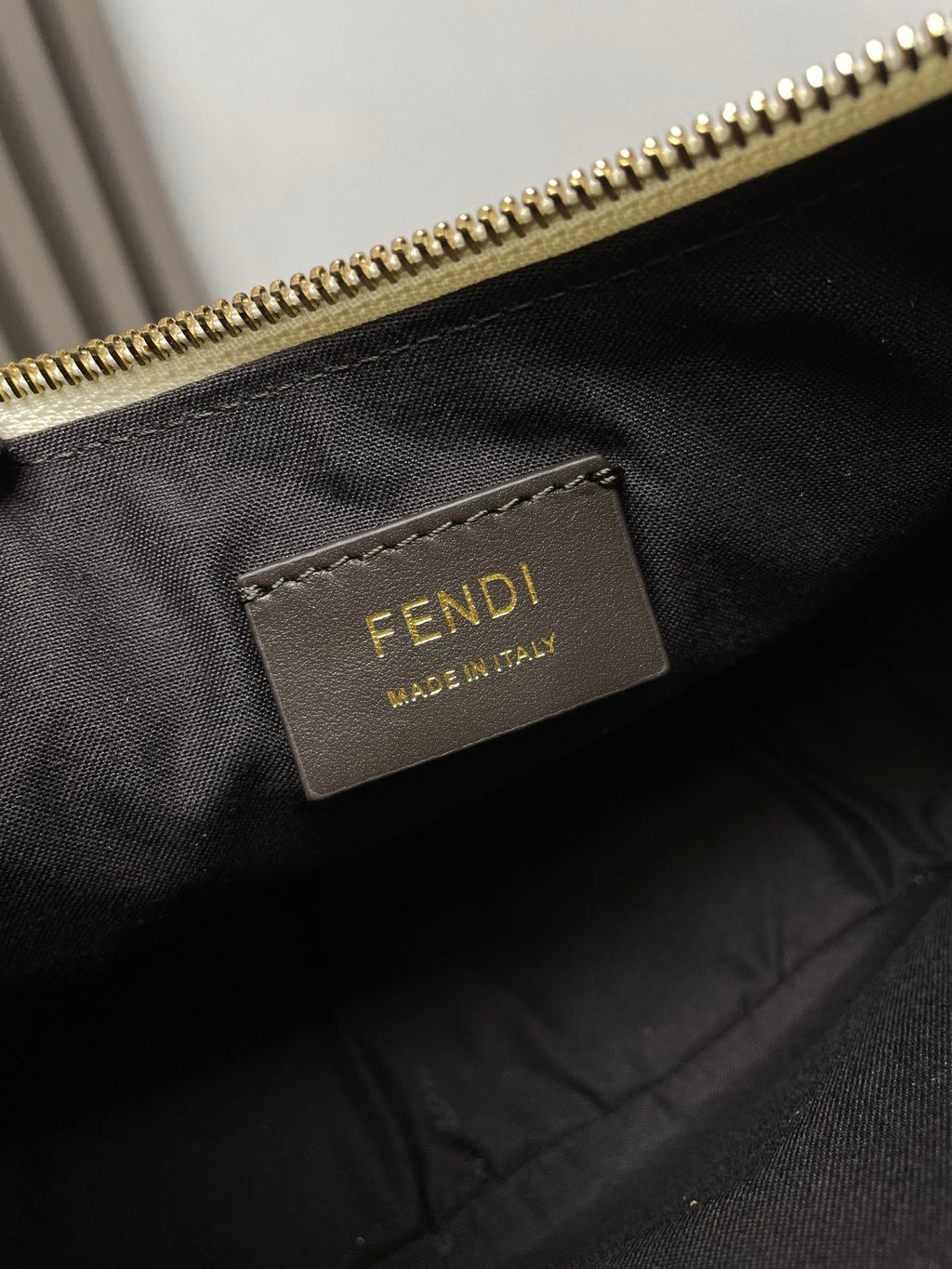 FENDI FENDIGRAPHY MEDIUM 29 IN WHITE AND ORANGE TRIM SMOOTH LAMBSKIN GOLD HARDWARE