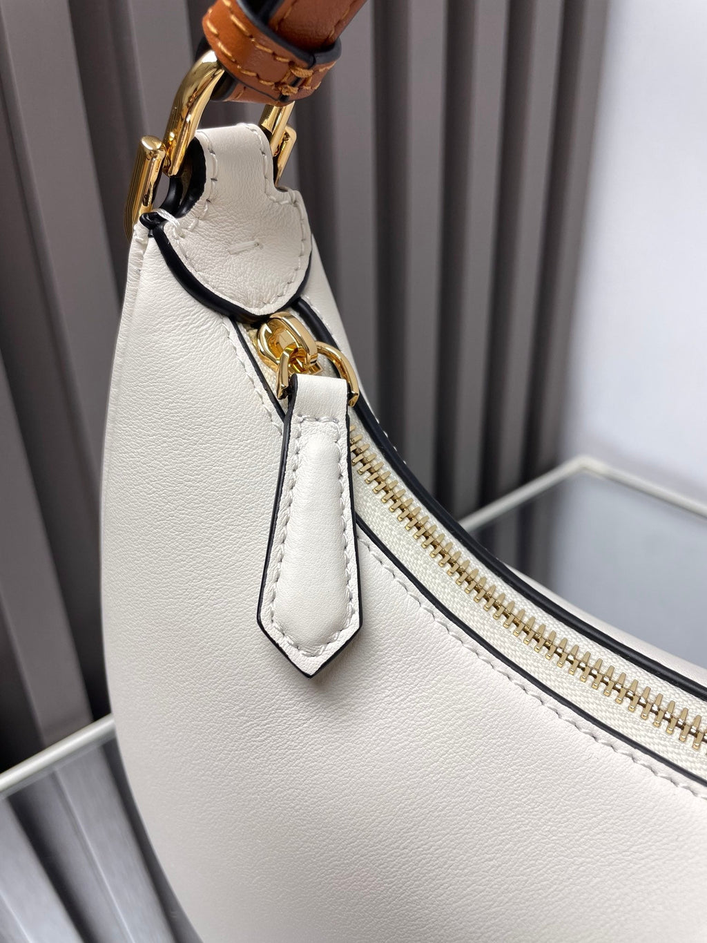 FENDI FENDIGRAPHY MEDIUM 29 IN WHITE AND ORANGE TRIM SMOOTH LAMBSKIN GOLD HARDWARE