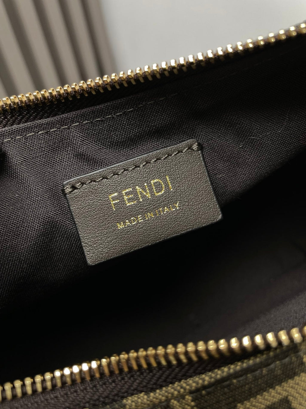 FENDI FENDIGRAPHY MEDIUM 29 IN WHITE AND ORANGE TRIM SMOOTH LAMBSKIN GOLD HARDWARE
