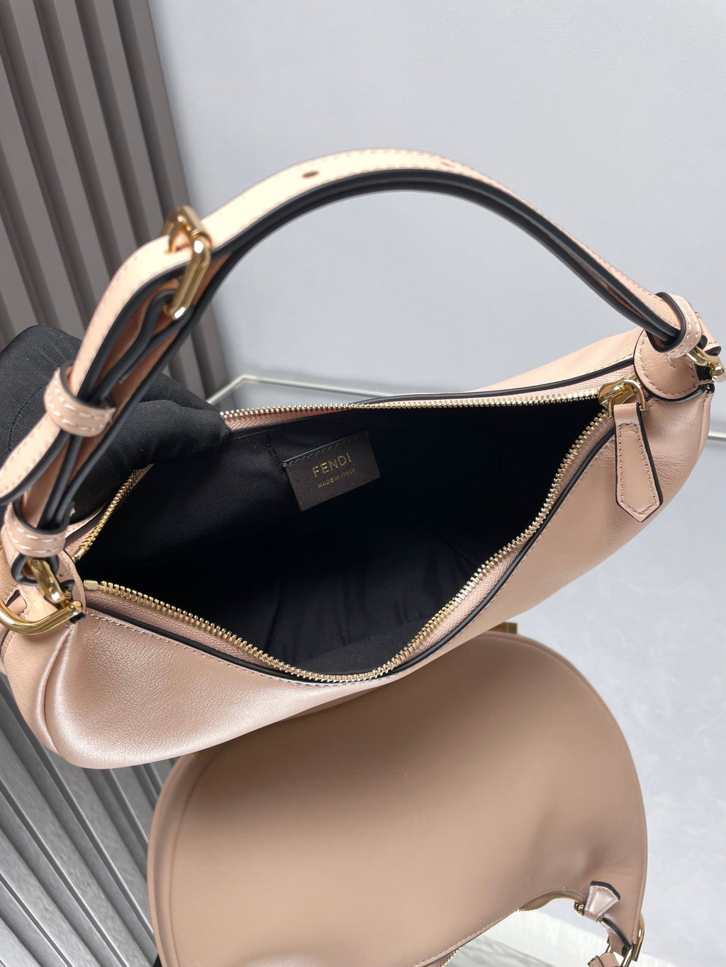 FENDI FENDIGRAPHY MEDIUM 29 IN BISQUE SMOOTH LAMBSKIN GOLD HARDWARE