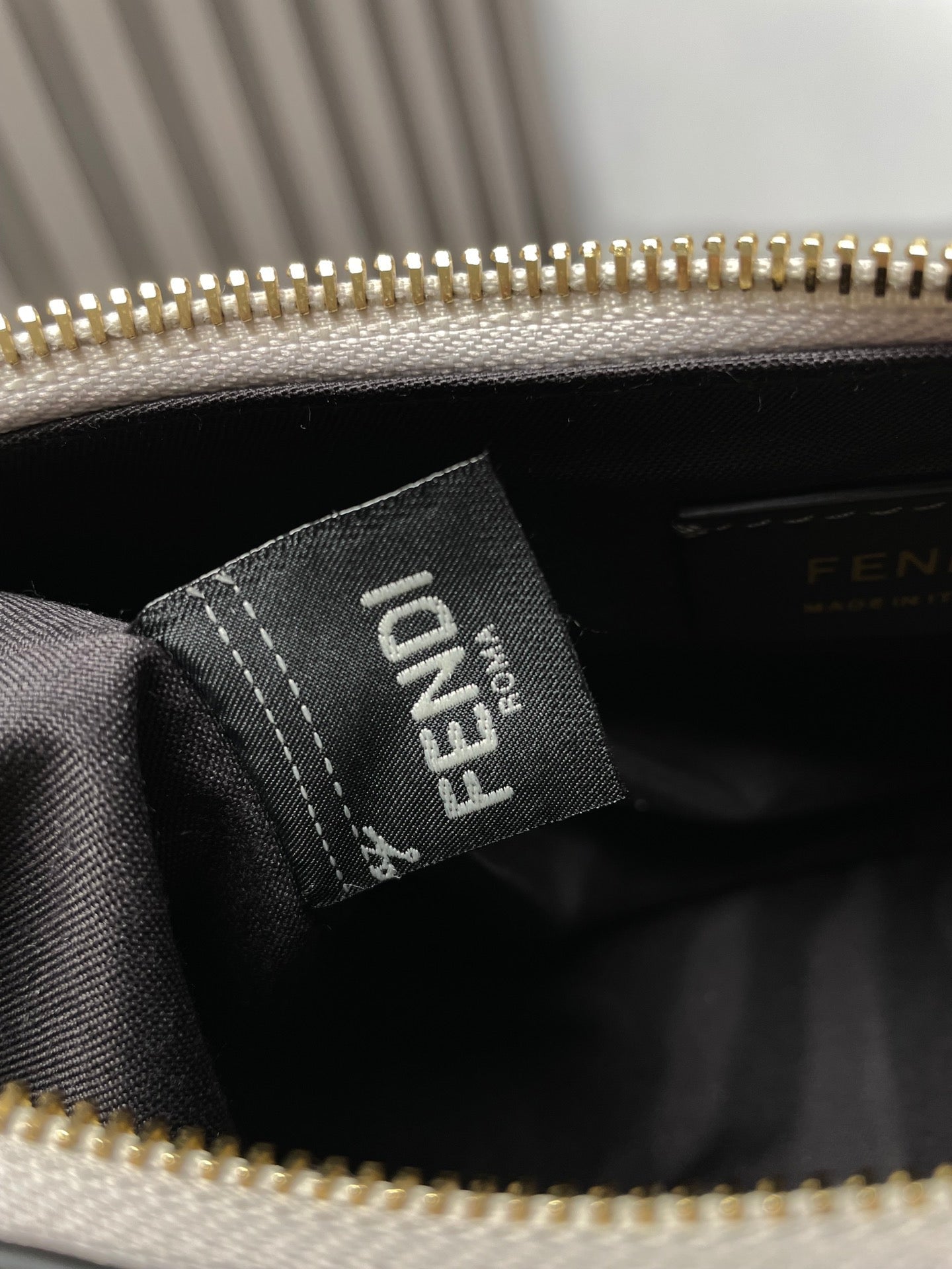 FENDI FENDIGRAPHY MEDIUM 29 IN SILVER METALLIC SMOOTH LAMBSKIN GOLD HARDWARE