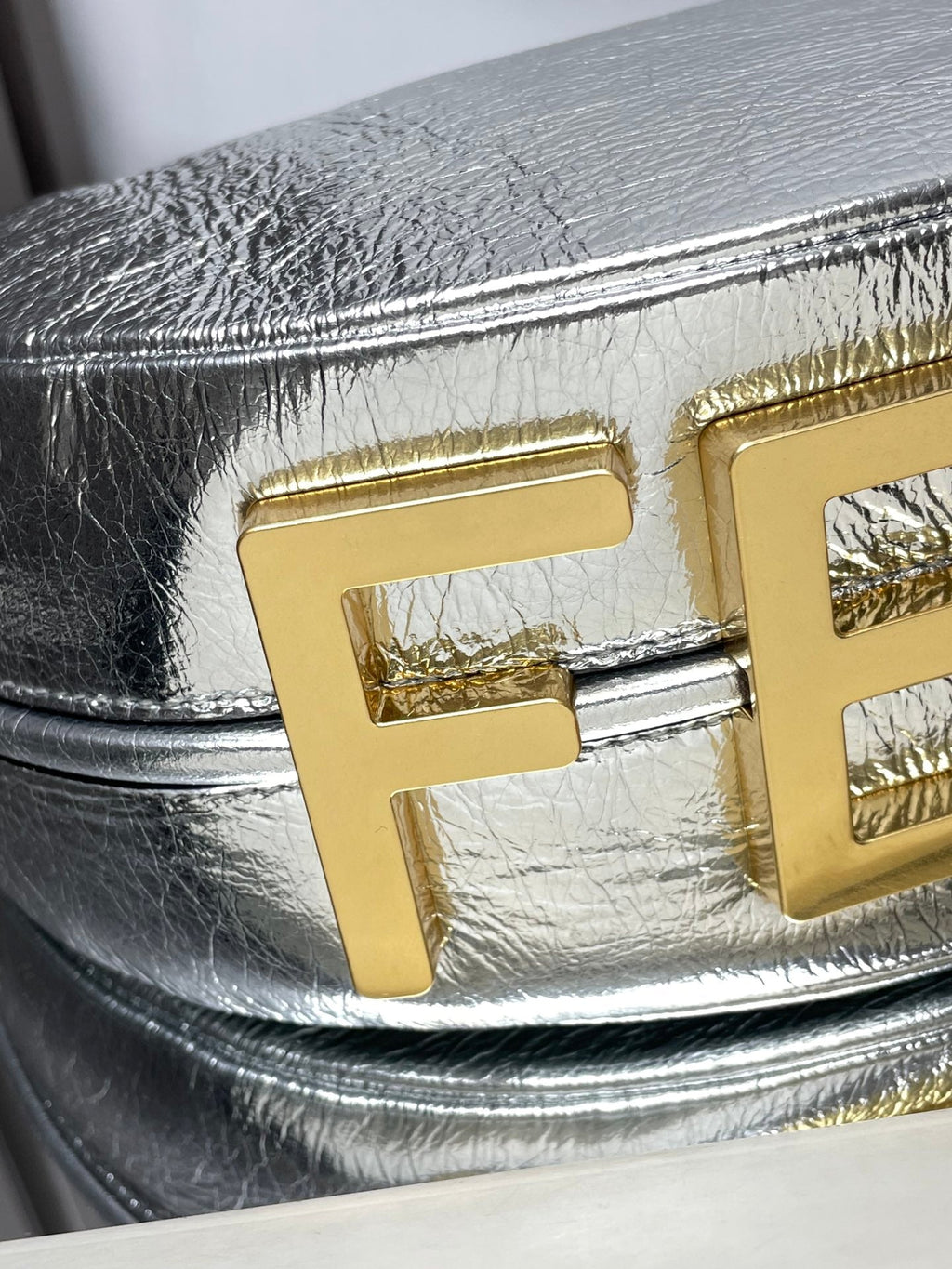 FENDI FENDIGRAPHY MEDIUM 29 IN SILVER METALLIC SMOOTH LAMBSKIN GOLD HARDWARE