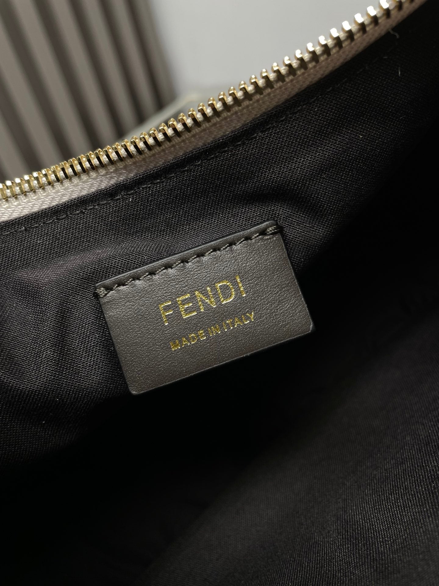 FENDI FENDIGRAPHY MEDIUM 29 IN SILVER METALLIC SMOOTH LAMBSKIN GOLD HARDWARE