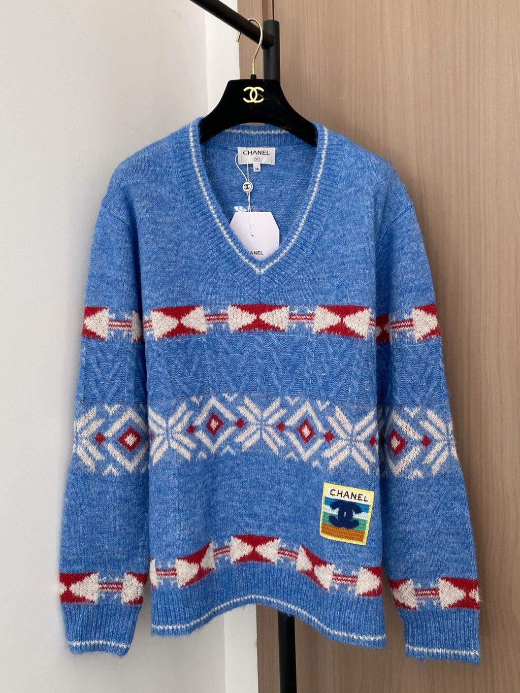 CHANEL 26S V-NECK SWEATER 854