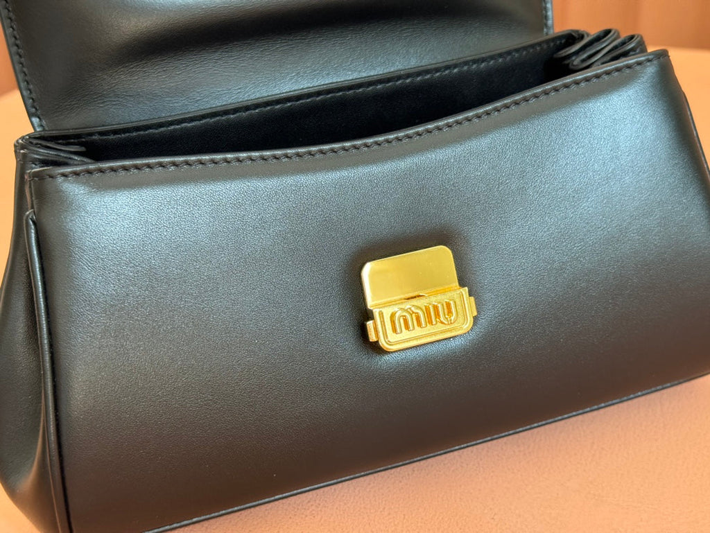 MIU MIU CHAIN SHOULDER BAG 24 IN BLACK PATENT SMOOTH CALFSKIN