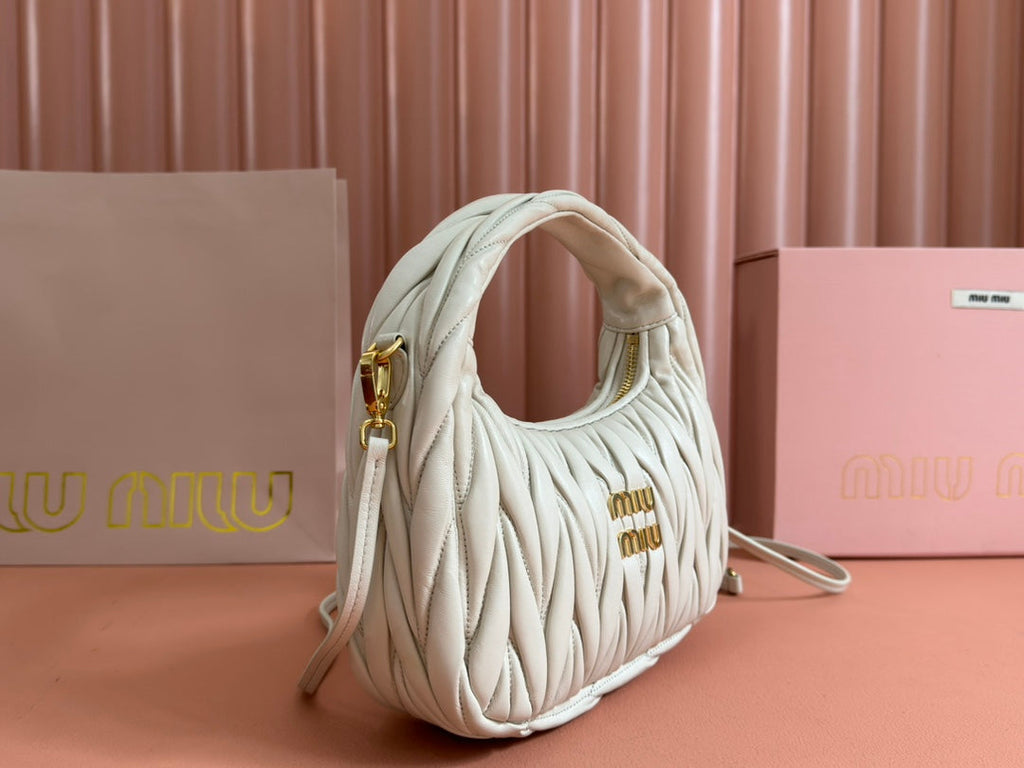 MIU MIU WANDER MATELASSÉ HANDBAG 23 IN WHITE LAMBSKIN