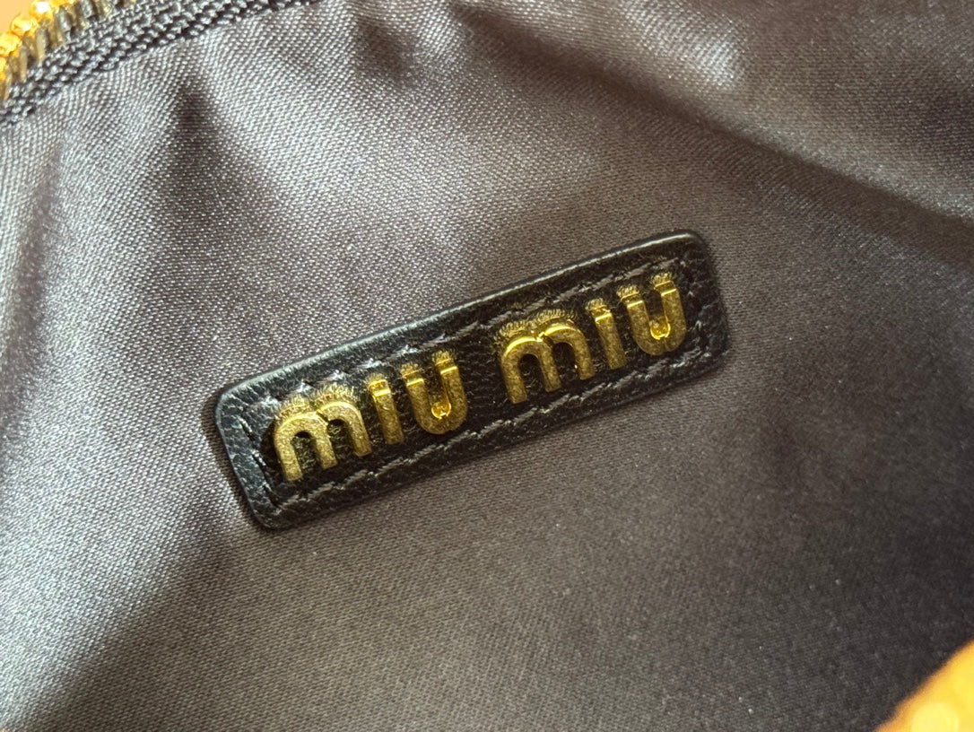 MIU MIU WANDER MATELASSÉ HANDBAG 23 IN BLACK LAMBSKIN