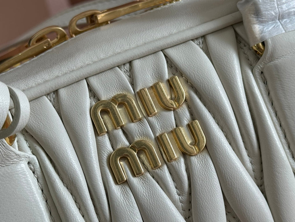 MIU MIU ARCADIE MATELASSÉ BAG 27 IN WHITE CALFSKIN GOLD HARDWARE