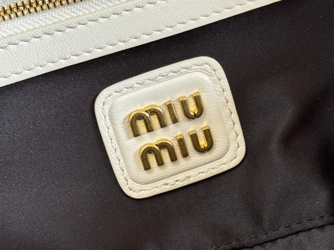 MIU MIU ARCADIE MATELASSÉ BAG 27 IN WHITE CALFSKIN GOLD HARDWARE