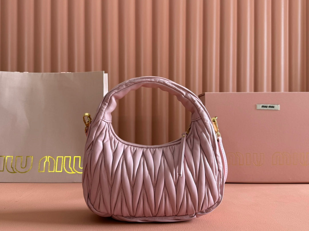 MIU MIU WANDER MATELASSÉ HANDBAG 23 IN EUNRY PINK LAMBSKIN