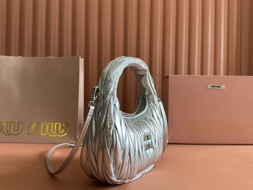 MIU MIU WANDER MATELASSÉ HANDBAG 23 IN SILVER PATENT LAMBSKIN
