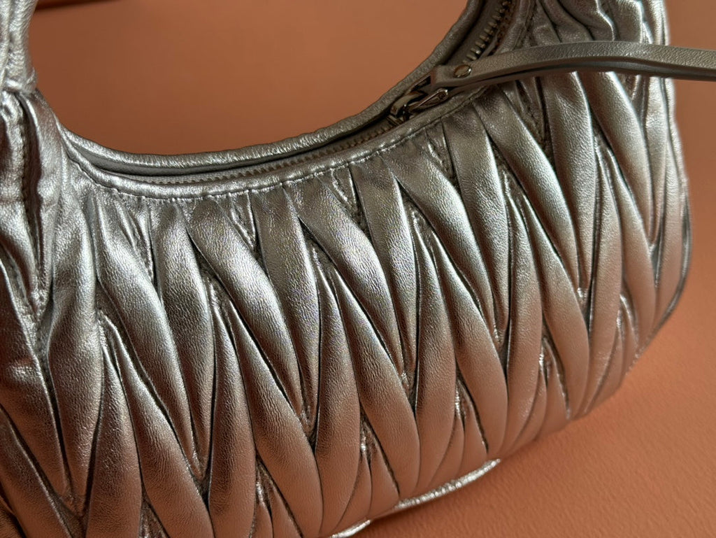 MIU MIU WANDER MATELASSÉ HANDBAG 23 IN SILVER PATENT LAMBSKIN