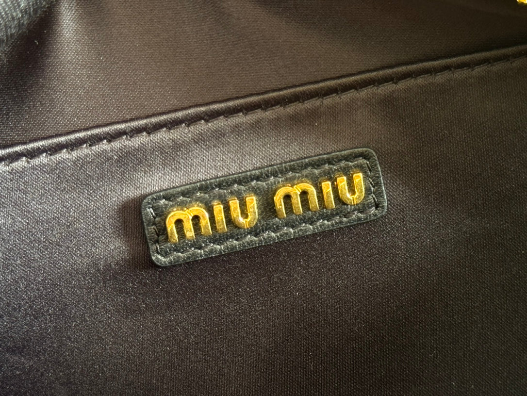 MIU MIU ARCADIE MATELASSÉ BAG 19 IN BLACK LAMBSKIN GOLD HARDWARE