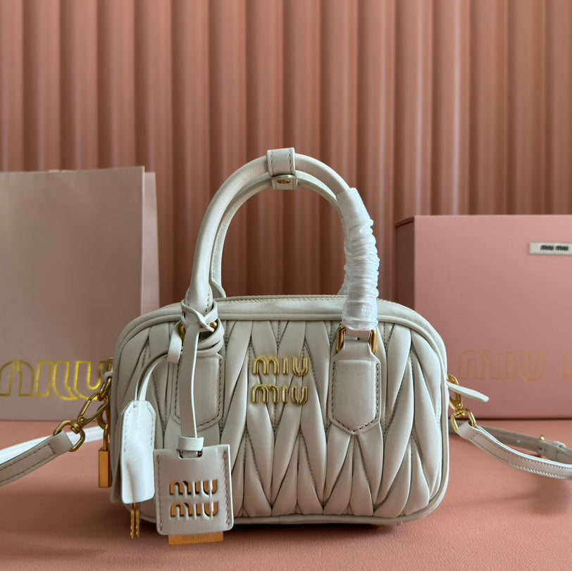 MIU MIU ARCADIE MATELASSÉ BAG 19 IN WHITE LAMBSKIN GOLD HARDWARE