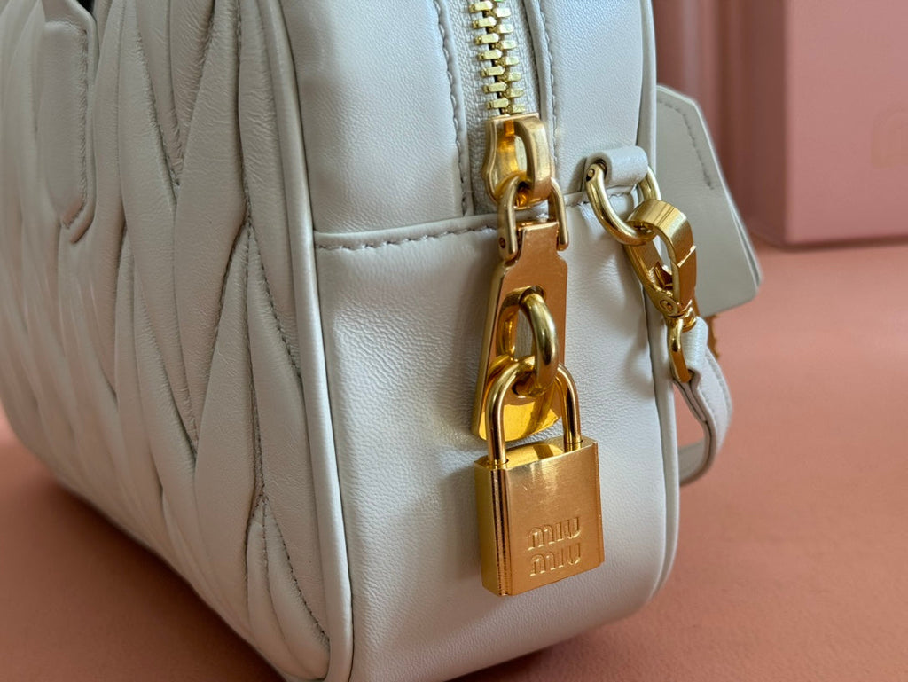MIU MIU ARCADIE MATELASSÉ BAG 24 IN WHITE LAMBSKIN GOLD HARDWARE