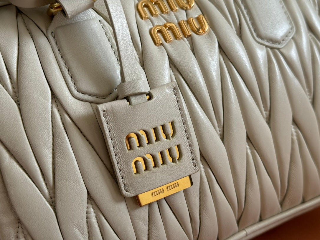 MIU MIU ARCADIE MATELASSÉ BAG 24 IN WHITE LAMBSKIN GOLD HARDWARE
