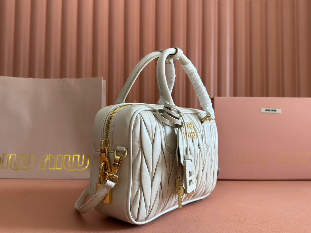MIU MIU ARCADIE MATELASSÉ BAG 24 IN WHITE LAMBSKIN GOLD HARDWARE
