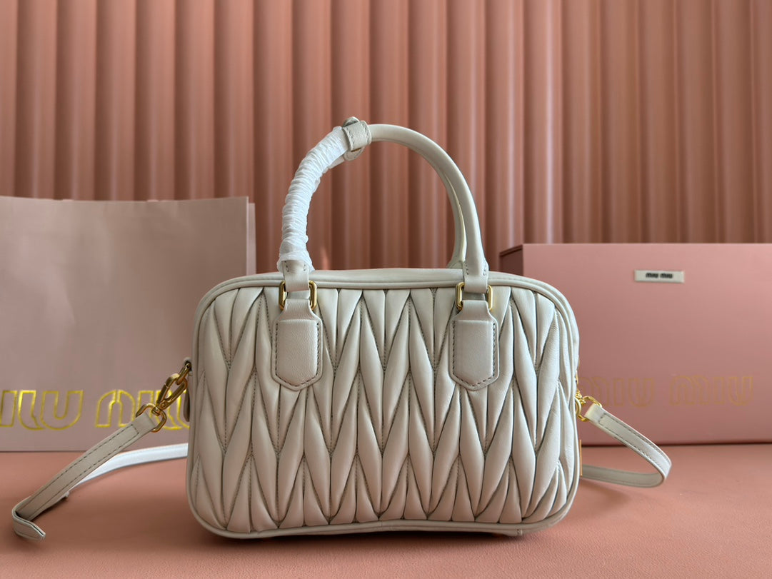 MIU MIU ARCADIE MATELASSÉ BAG 24 IN WHITE LAMBSKIN GOLD HARDWARE
