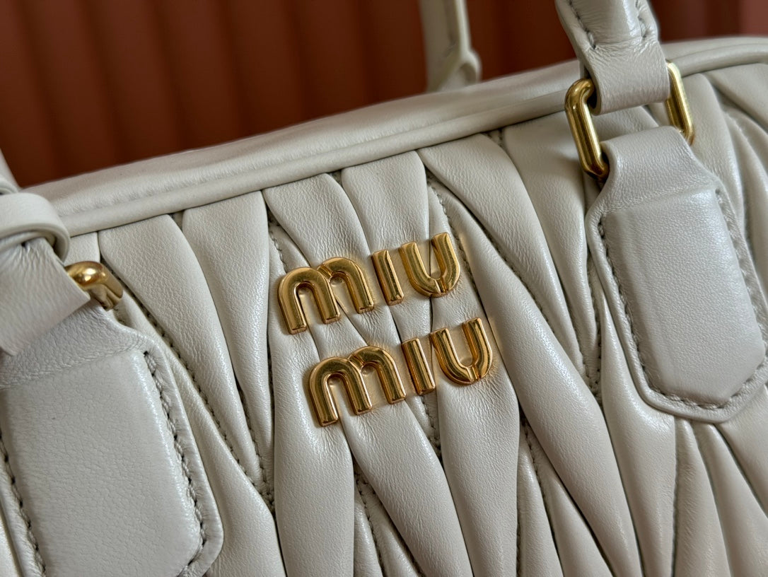 MIU MIU ARCADIE MATELASSÉ BAG 24 IN WHITE LAMBSKIN GOLD HARDWARE