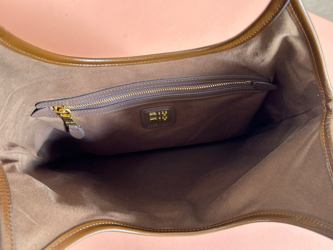 MIU MIU IVY 40 TOTE IN BROWN PATENT CALFSKIN