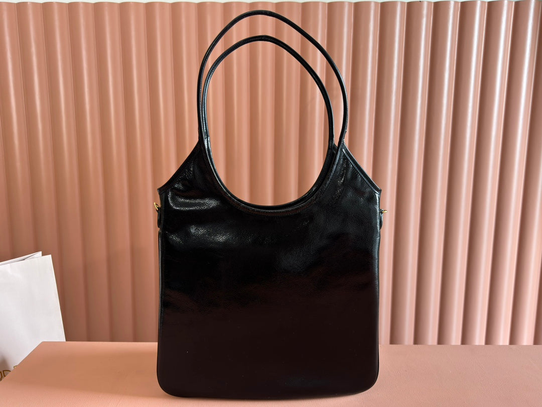 MIU MIU IVY 40 TOTE IN BLACK PATENT CALFSKIN