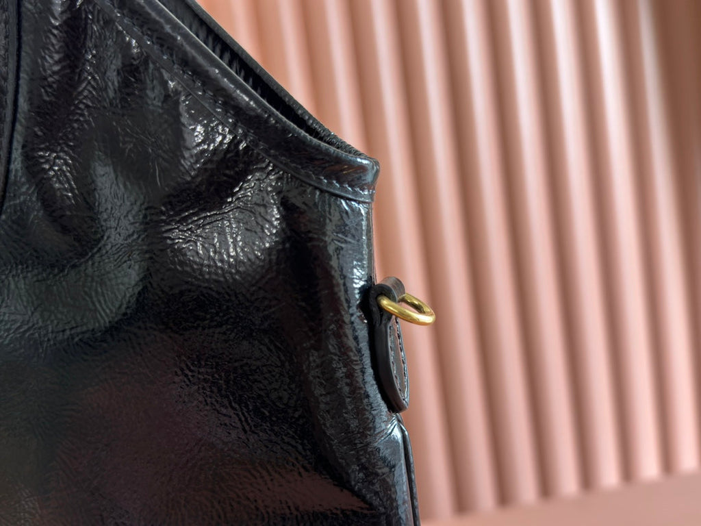 MIU MIU IVY 40 TOTE IN BLACK PATENT CALFSKIN