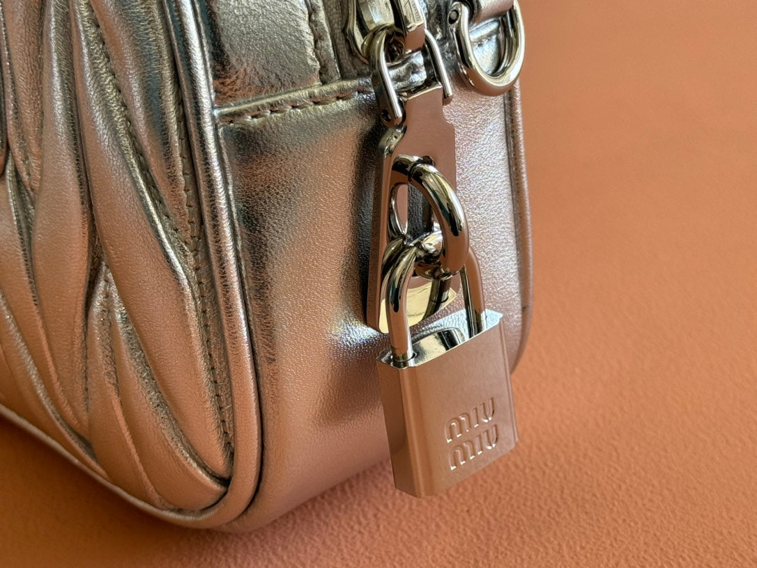 MIU MIU ARCADIE MATELASSÉ NAPPA SMALL BAG 19 IN SILVER GLOSSY LAMBSKIN SILVER HARDWARE