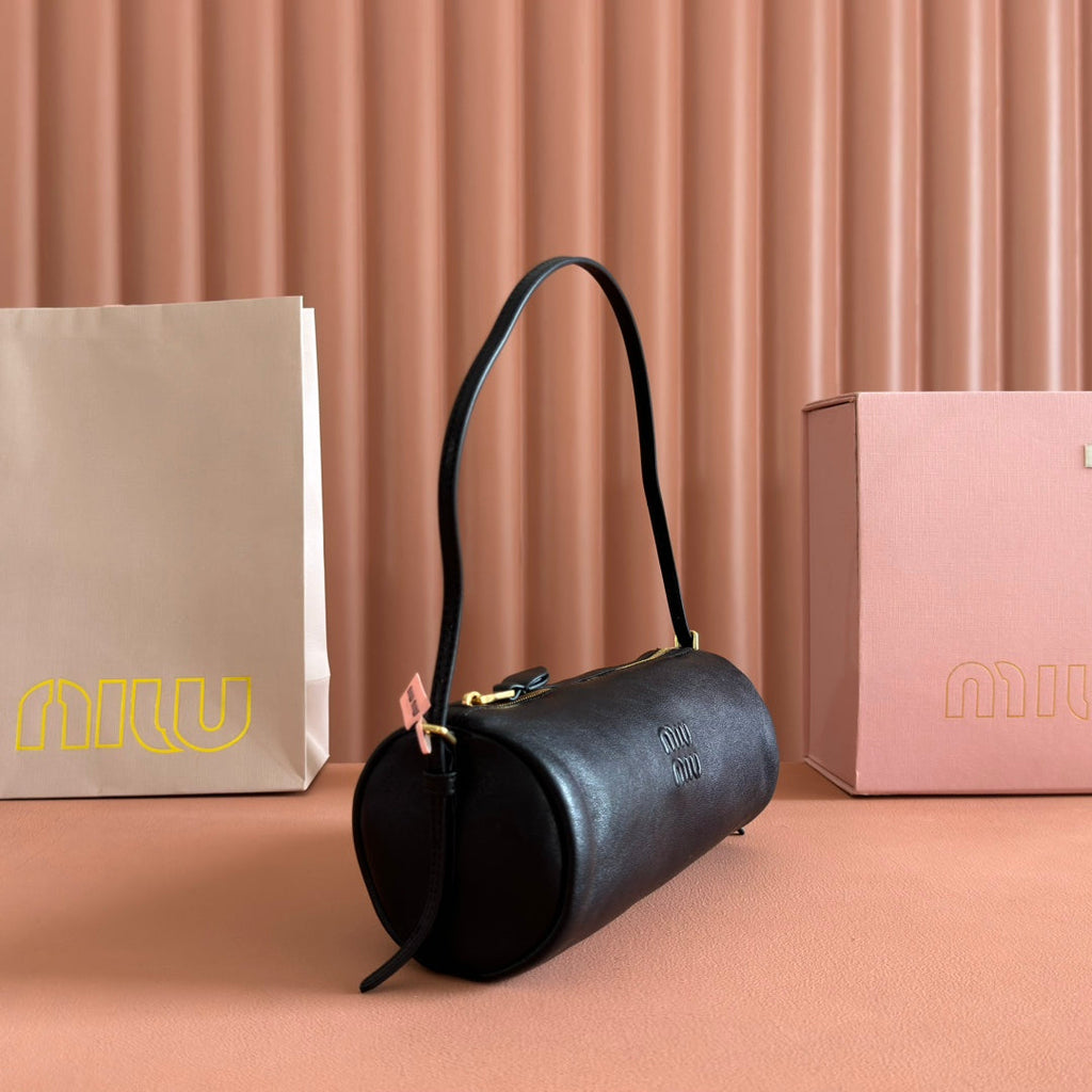 MIU MIU NAPPA POUCH 22 IN BLACK CALFSKIN