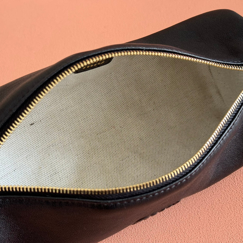 MIU MIU NAPPA POUCH 22 IN BLACK CALFSKIN