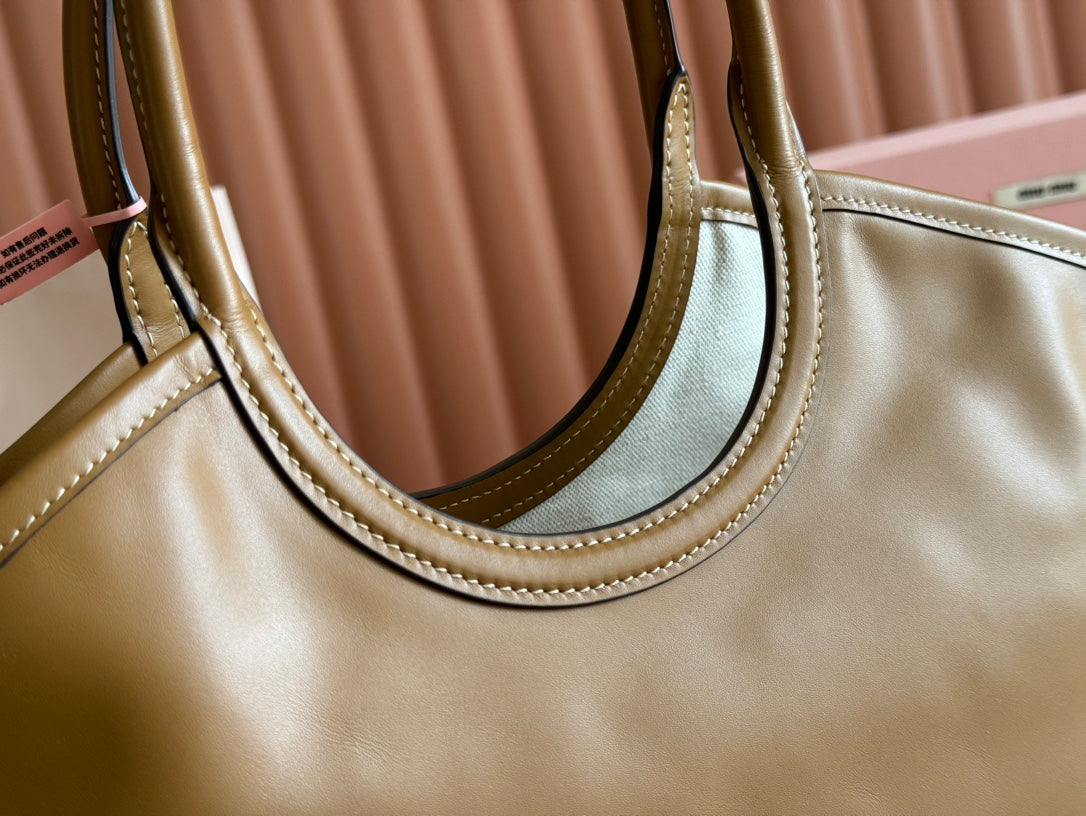 MIU MIU MIUHOBO TOTE 28 IN BROWN CALFSKIN FABRIC LINING GOLD LOCK
