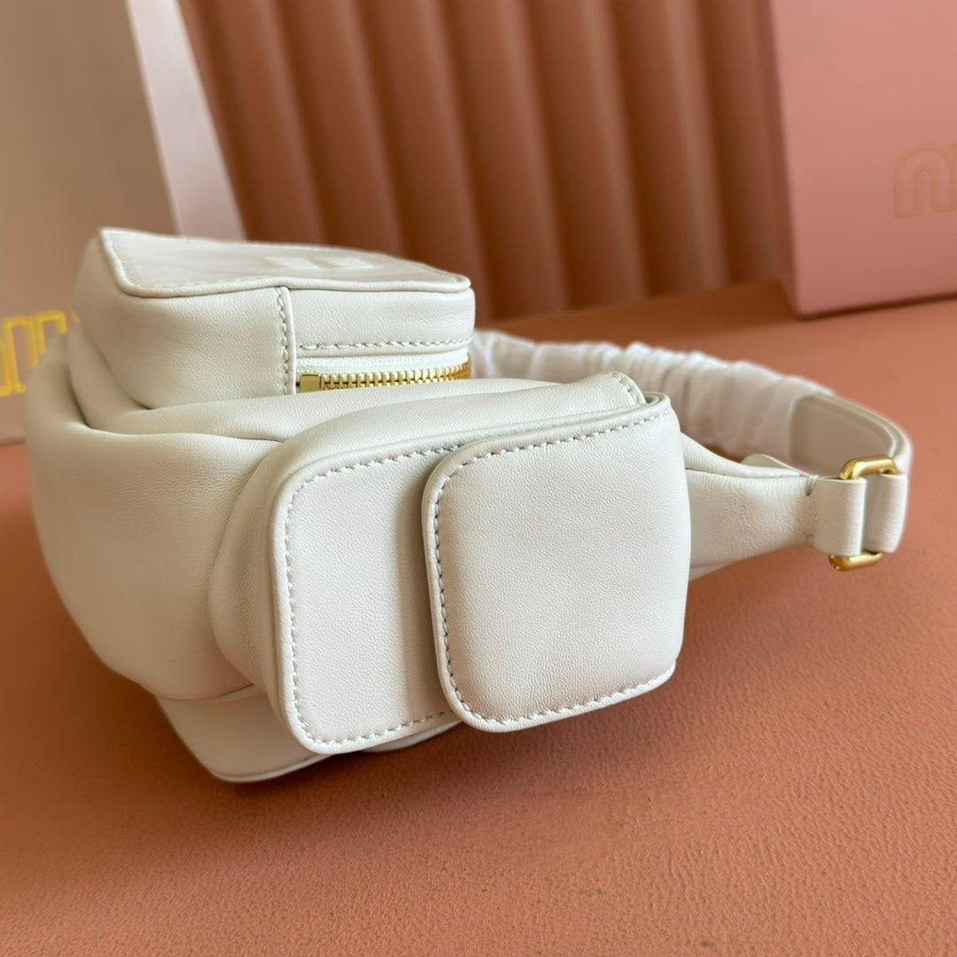 MIU MIU POCKET HANDBAG 21 IN WHITE CALFSKIN