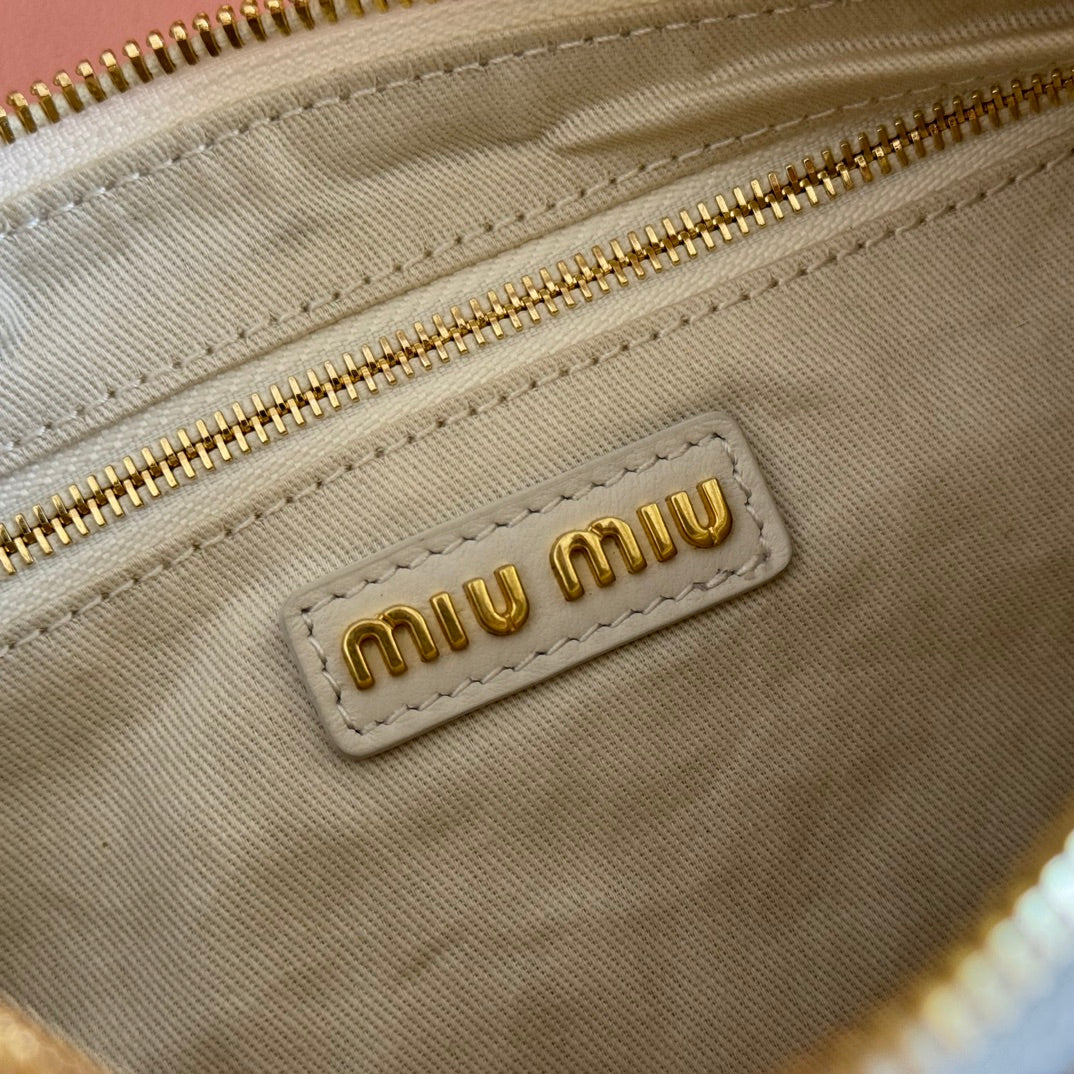 MIU MIU POCKET HANDBAG 21 IN WHITE CALFSKIN