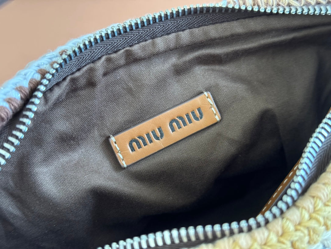 MIU MIU CROCHET SHOULDER BAG 25.5 NATURAL COLOUR-BLOCK WOOL WITH BROWN STRAP CALFSKIN